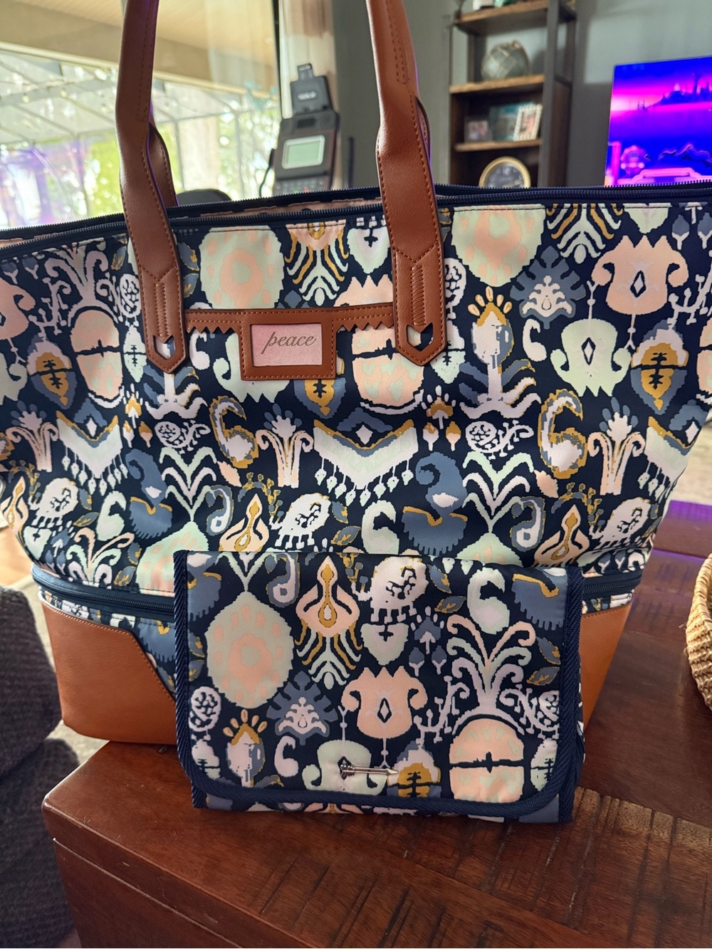 Stella & Dot Ikat Patterned Navy and Tan Weekender w/Matching Toiletry Bag - EUC